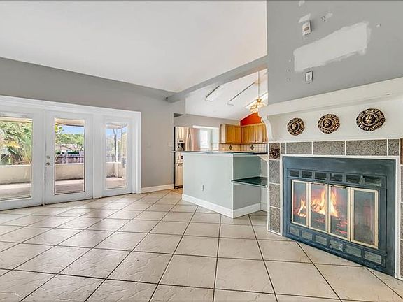 3rd image of 731 Rosalie Way
