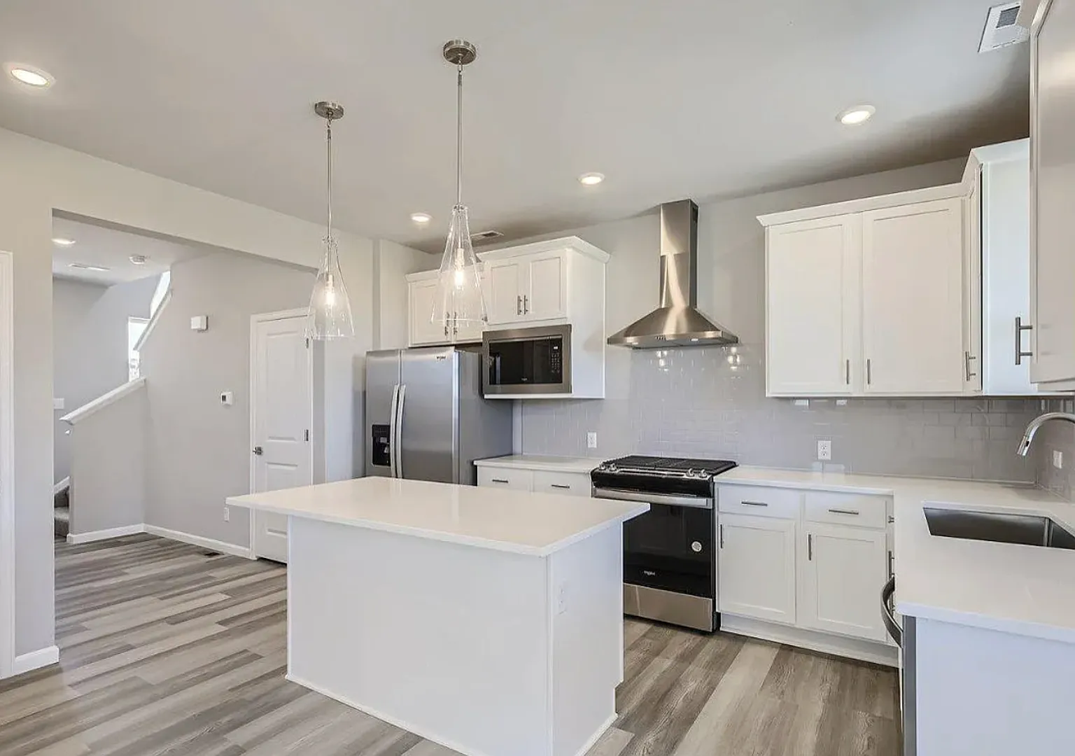 Stunning South-Facing Home with Mountain Views & Modern Finishes! — Photo 3