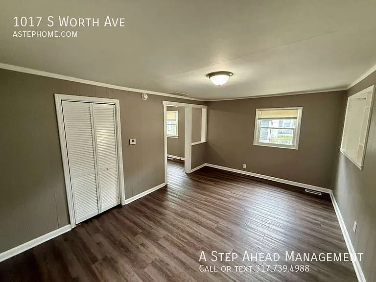 1017 S Worth Ave — Photo 3