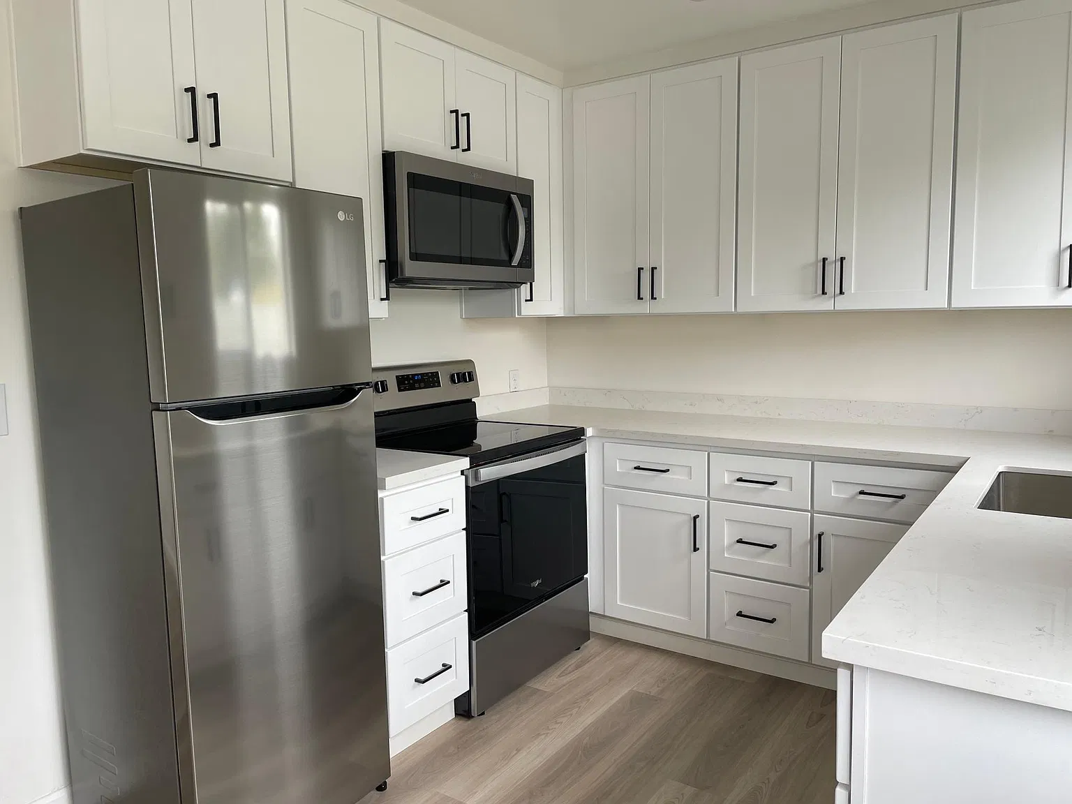 2 bed, 723 sqft, $2,950 — Photo 4
