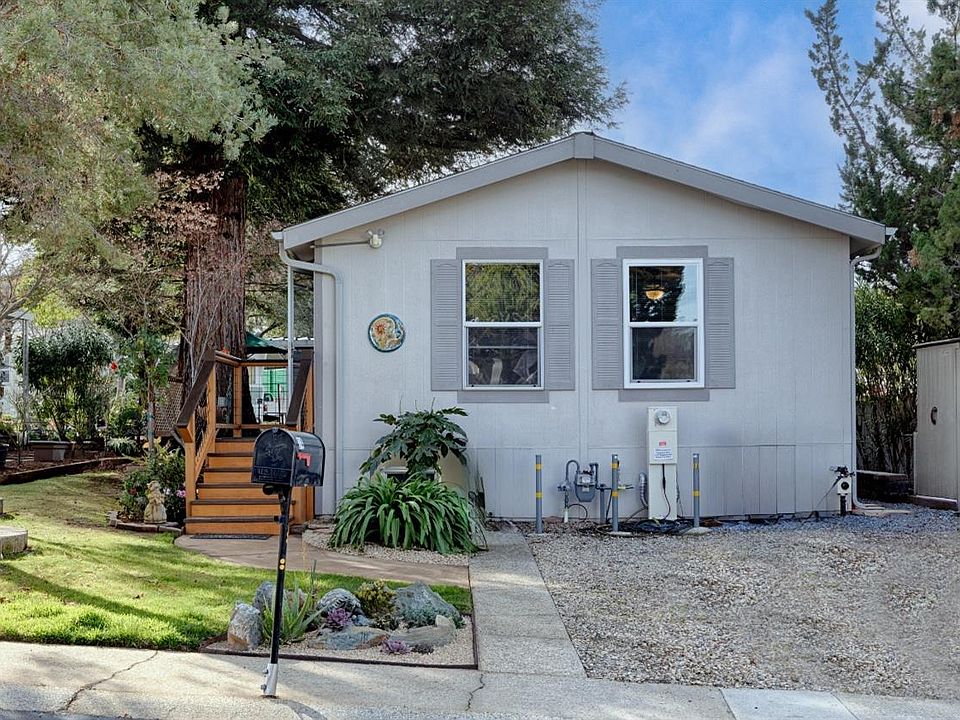 1st image of 74 Primrose Ave