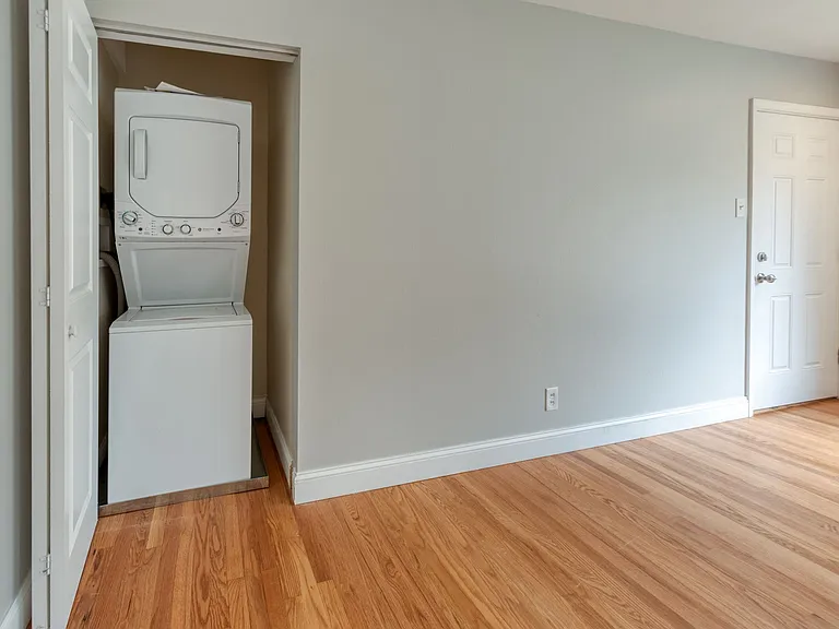941 Brookside Ave #C — Photo 5