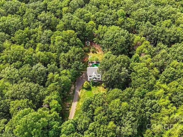 946 Laurelwood Dr, Clover, SC 29710