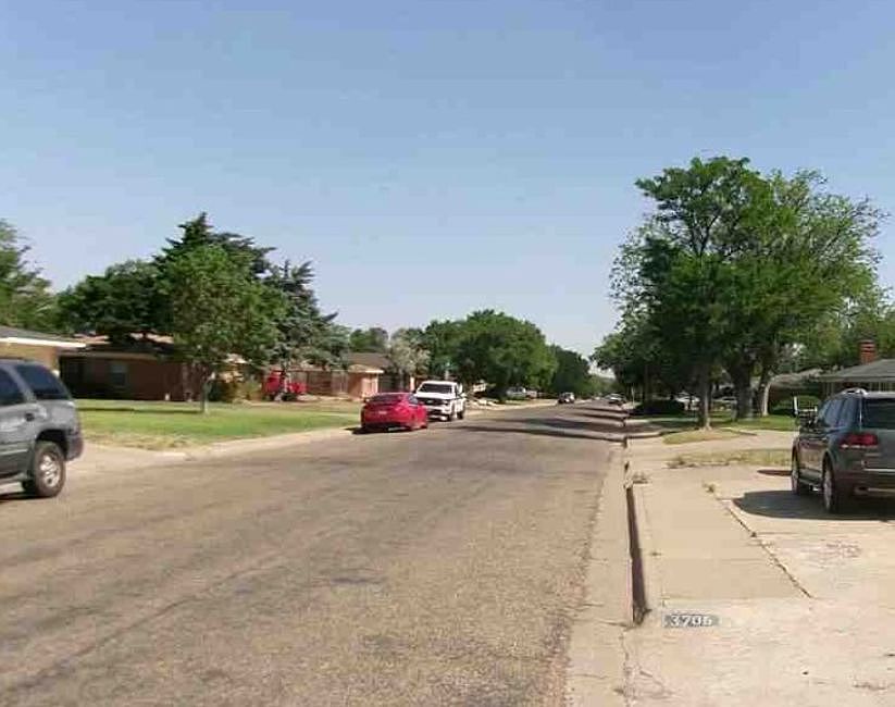 Exterior Neighborhood (street photo)