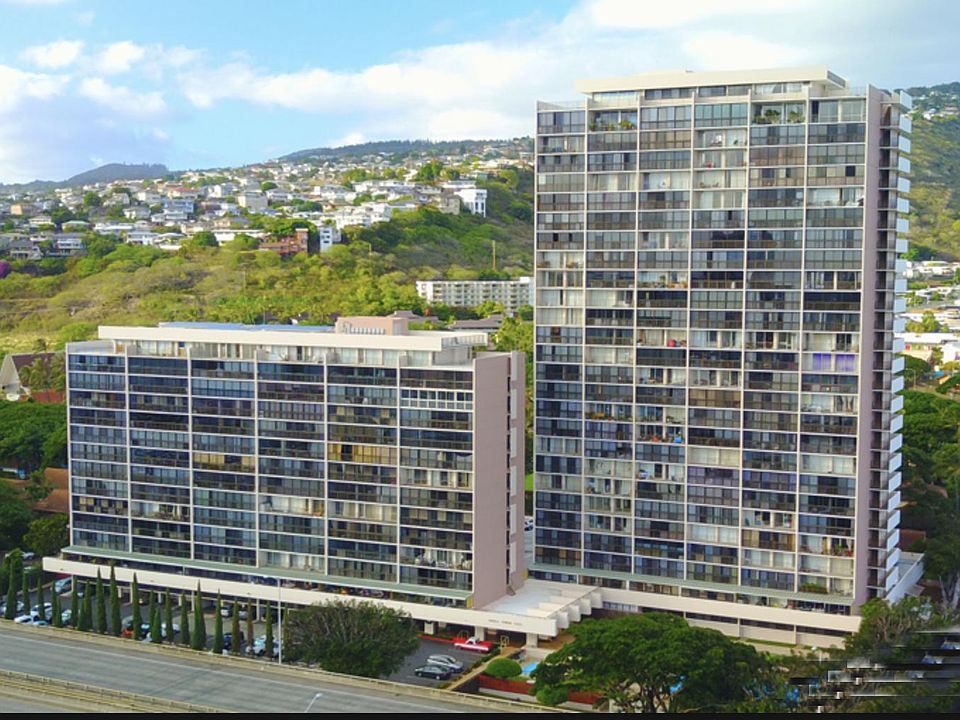 The Kahala Towers - Across From Kahala Mall