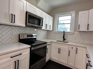 439 Middle St APT 2, Fall River, MA 02724