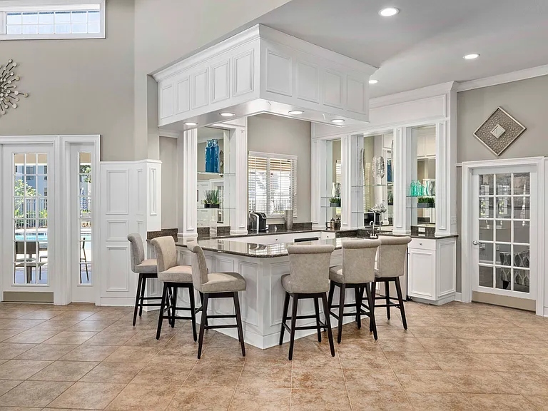 MAA Tampa Oaks — Photo 9
