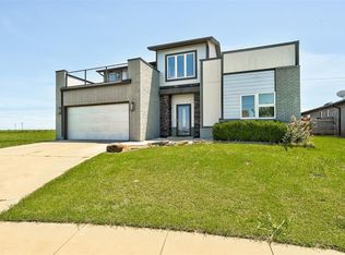 2404 NW 172nd Cir, Edmond, OK 73012