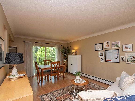 5th image of 1620 Charlton St APT 307