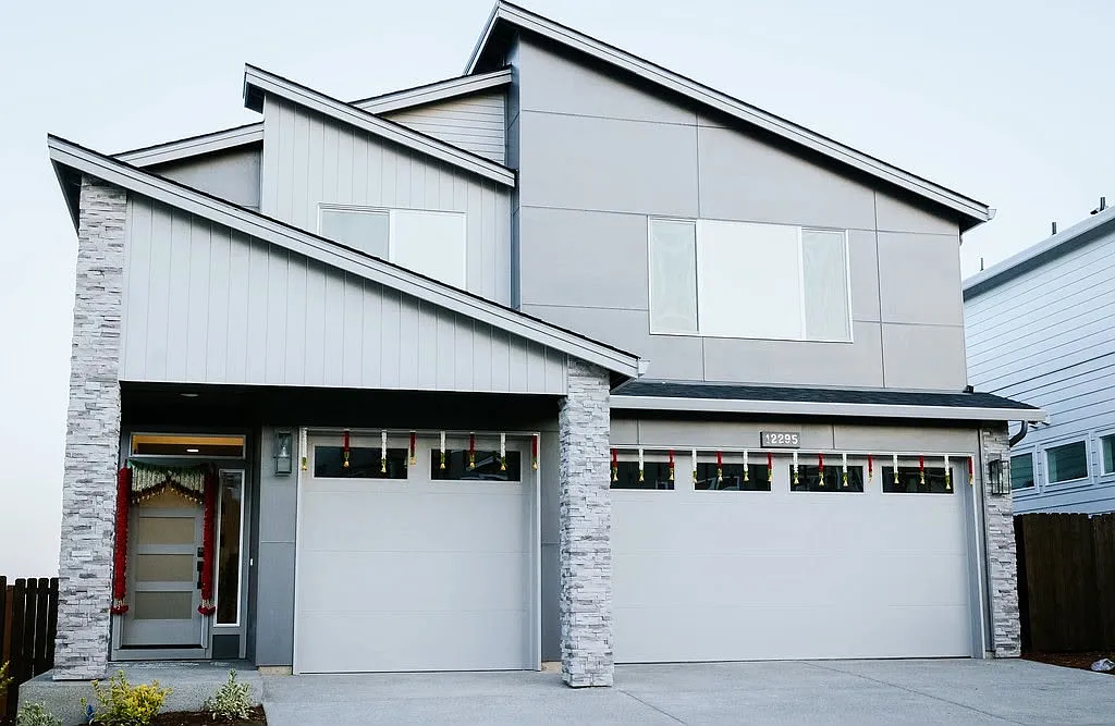 5 bed, 2935 sqft, $4,300 — Photo 1