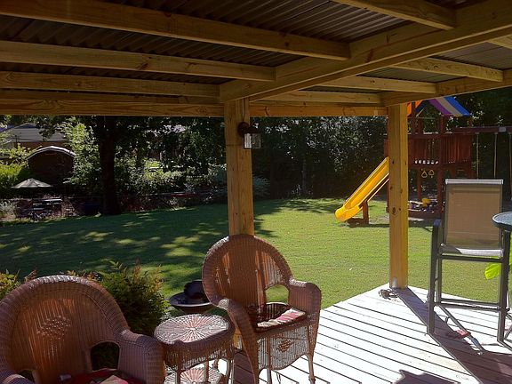 Covered deck on 1/2 acre lot