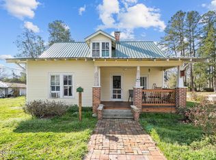 502 E 3rd Ave, Chadbourn, NC 28431