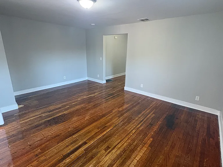 1086 Whalley Ave #1F — Photo 4