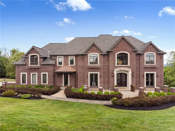 2230 Country Club Dr, Pittsburgh, PA 15205