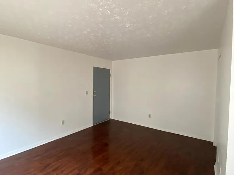 2901 Harrison Ave — Photo 2