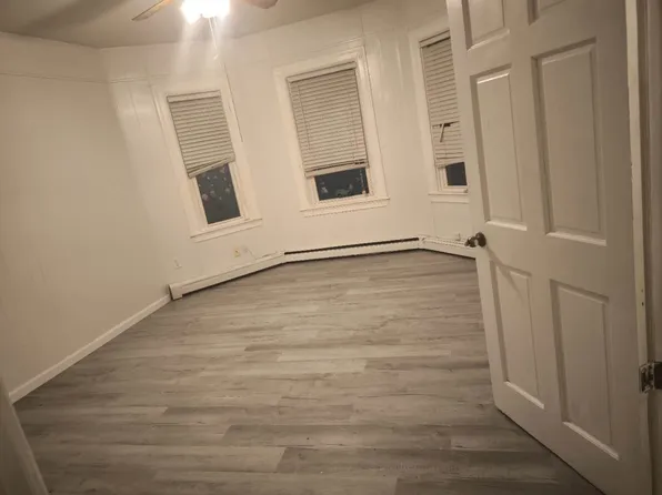 72 Felix St #1, Providence, RI 02908