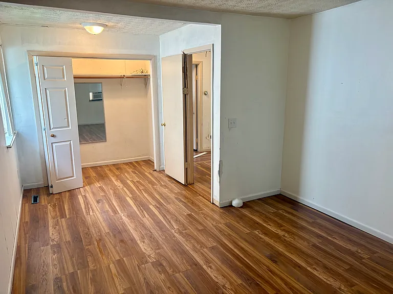 4824 2nd Ave — Photo 3