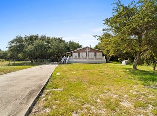 245 Griffith Dr, Rockport, TX 78382