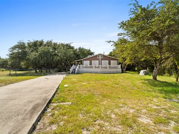245 Griffith Dr, Rockport, TX 78382