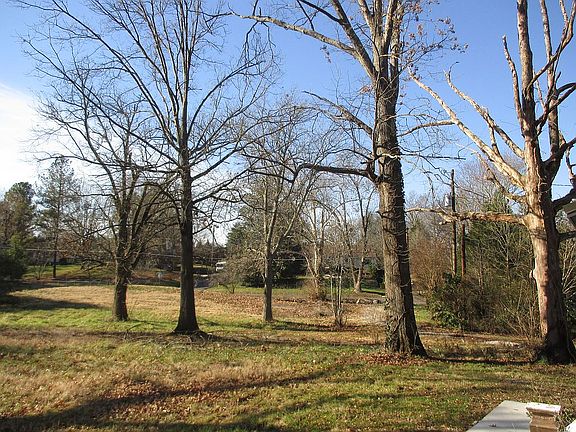 5th image of 202 Tillery Ln