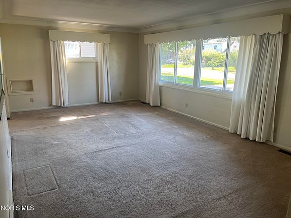 3rd image of 3206 Waldmar Rd