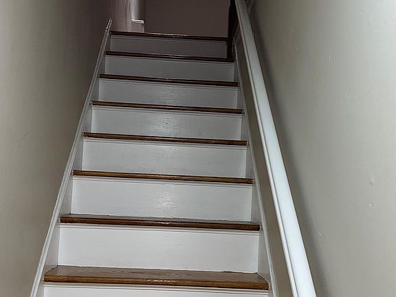 2nd image of 714 E 213th St Floor 2