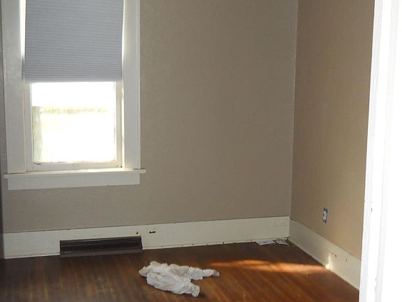 2nd image of 500 S Forest Ave