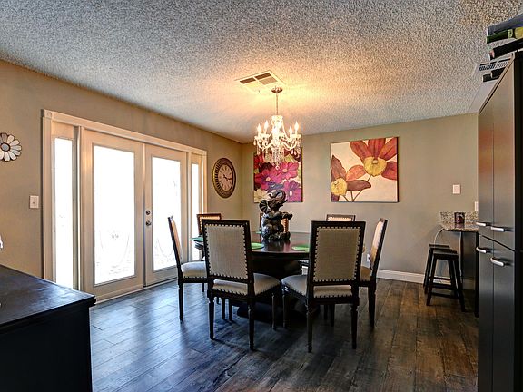 4th image of 1408 S Christy Ln