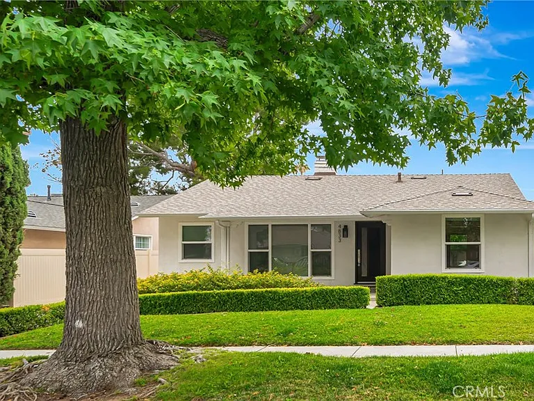 4833 Longridge Ave — Photo 39