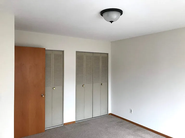 2649 Humboldt Ave S — Photo 15
