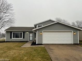 19718 Elm Dr, Strongsville, OH