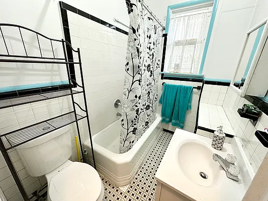 Rented by Garfield Realty  | media 8