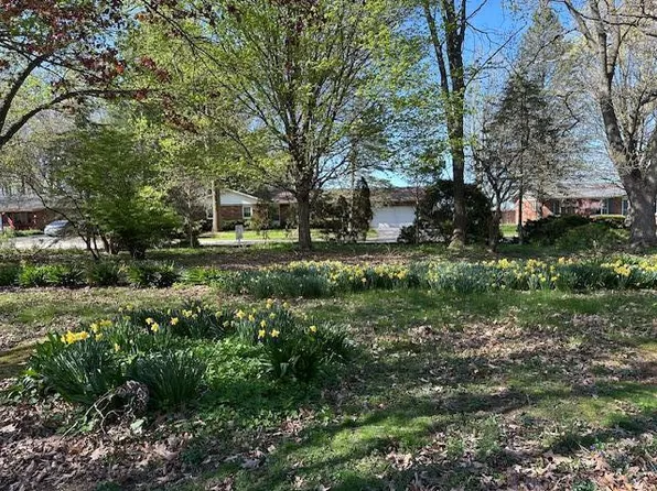 304 Melody Ln, Kouts, IN 46347
