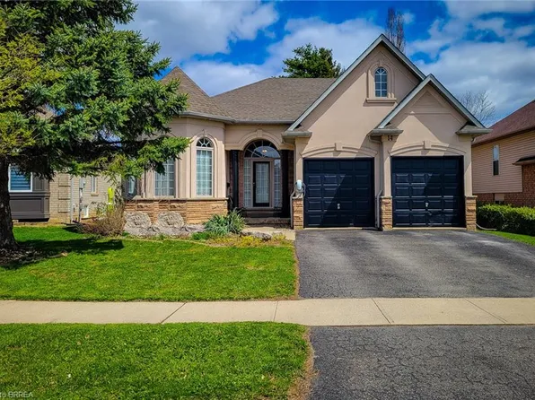 14 Casson Ln, Brantford, ON N3R 7Z4