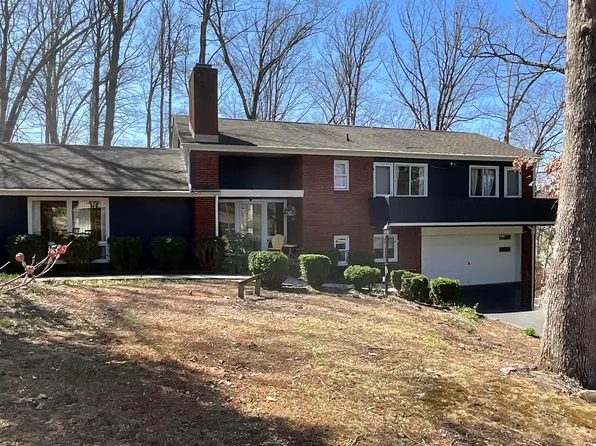 907 Clemmer Ln, Staunton, VA 24401