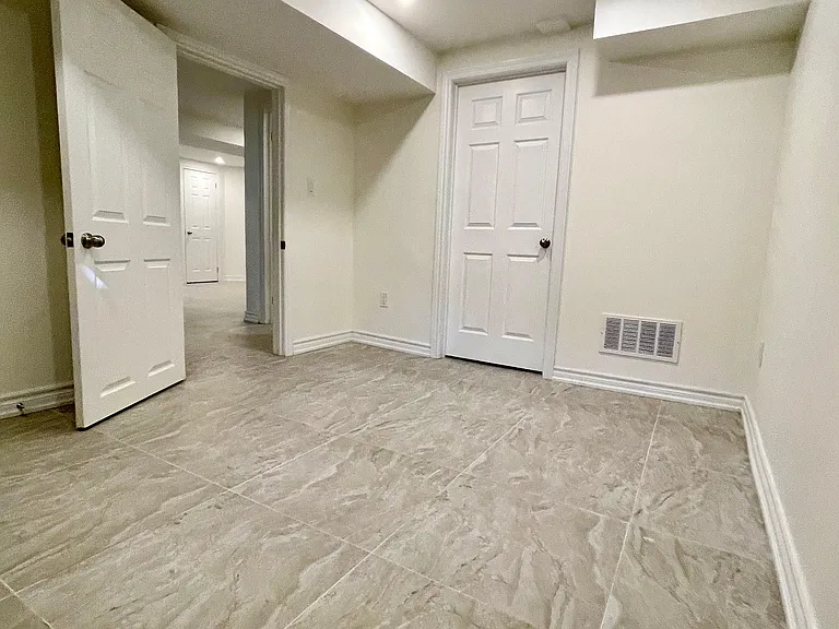 106 Vivians Cres #BASEMENT — Photo 8