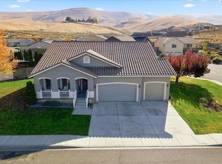 203 SW Malibu Dr, Prosser, WA 99350