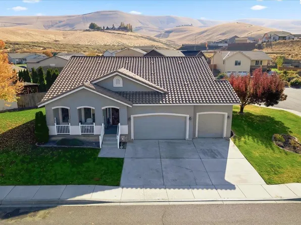203 SW Malibu Dr, Prosser, WA 99350