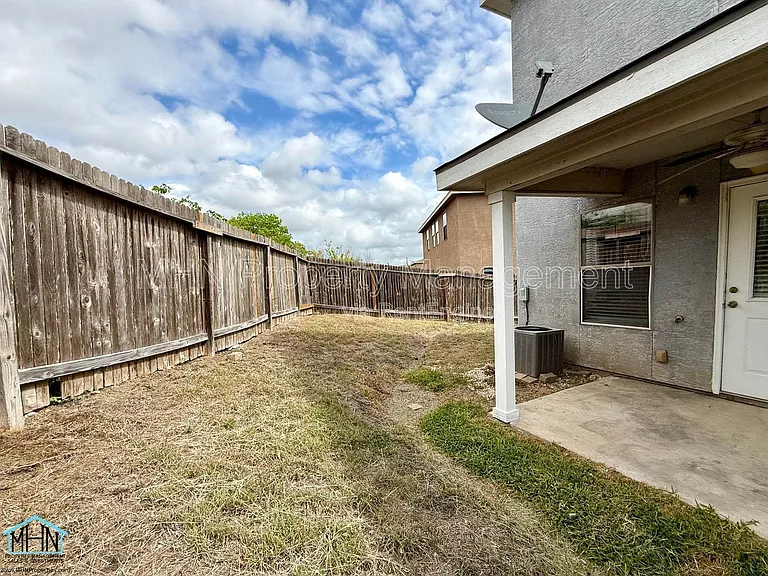 5807 Golf Bnd #2 — Photo 18