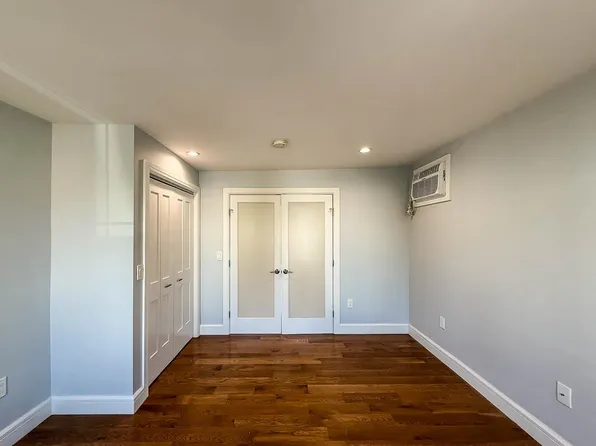 195 Hutton Street image 20 of 26