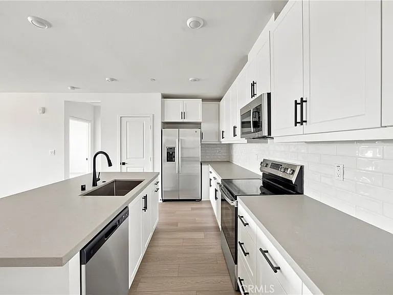 12903 Paradiso Dr — Photo 8