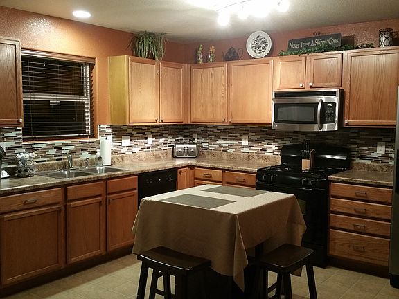 kitchen / dining area