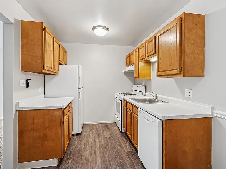 Linden Park Apartments — Photo 33