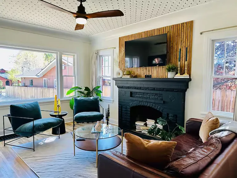 1295 Gordon Ave — Photo 5