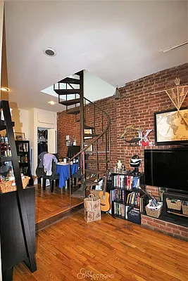 Rented by City Connections Realty | media 18