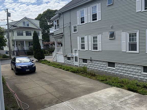 5th image of 49 Varnum St #1