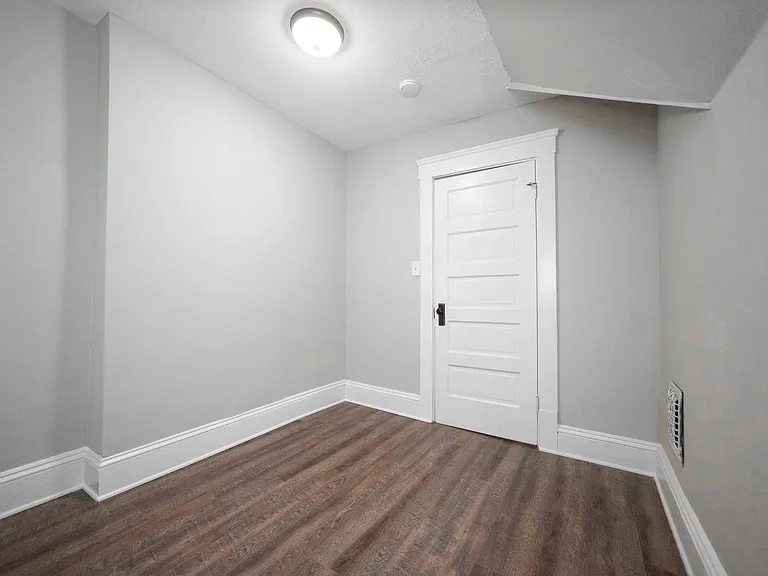 1376 Gladys Ave #1376 — Photo 29