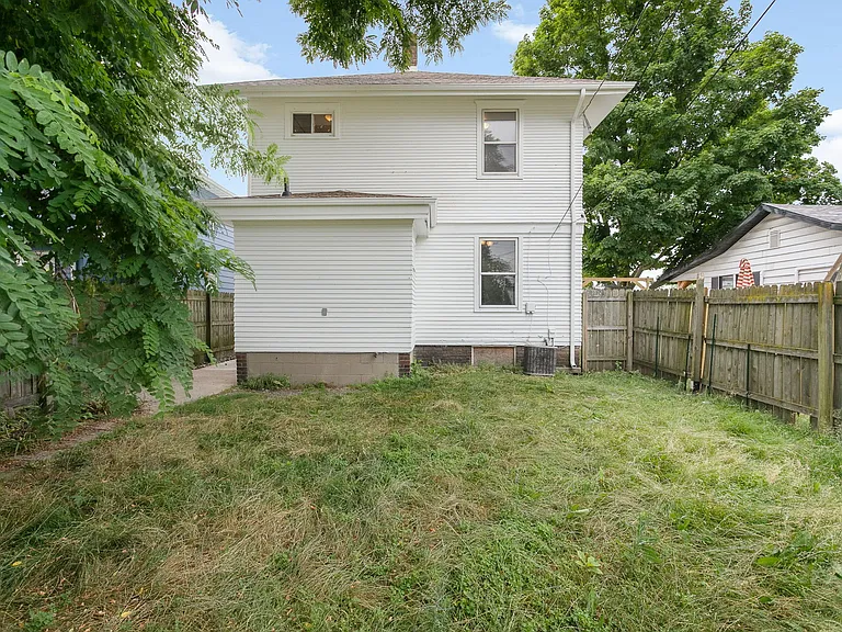 230 E Mishawaka Ave — Photo 15