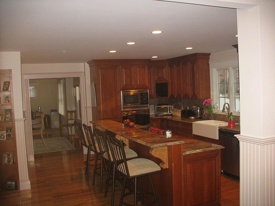 2nd image of 35 Washburn Ave