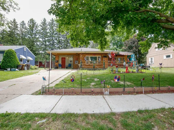 411 E Lincoln St, Mount Morris, IL 61054